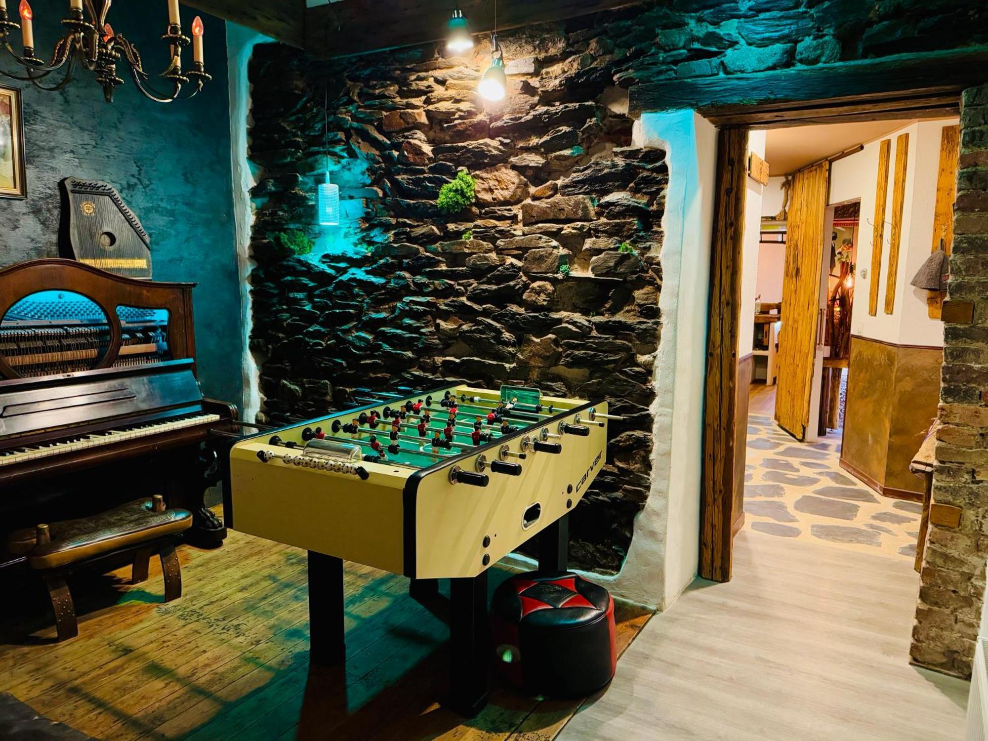 Bookeinfach Bad Ems - Private - Sauna Jacuzzi Whirlpool Swimmingpool Alahna Sup Beachvolleyball Billiards Ping Pong Cinema Theater Music Disco Ball Bbq Und Parkplaetze Экстерьер фото