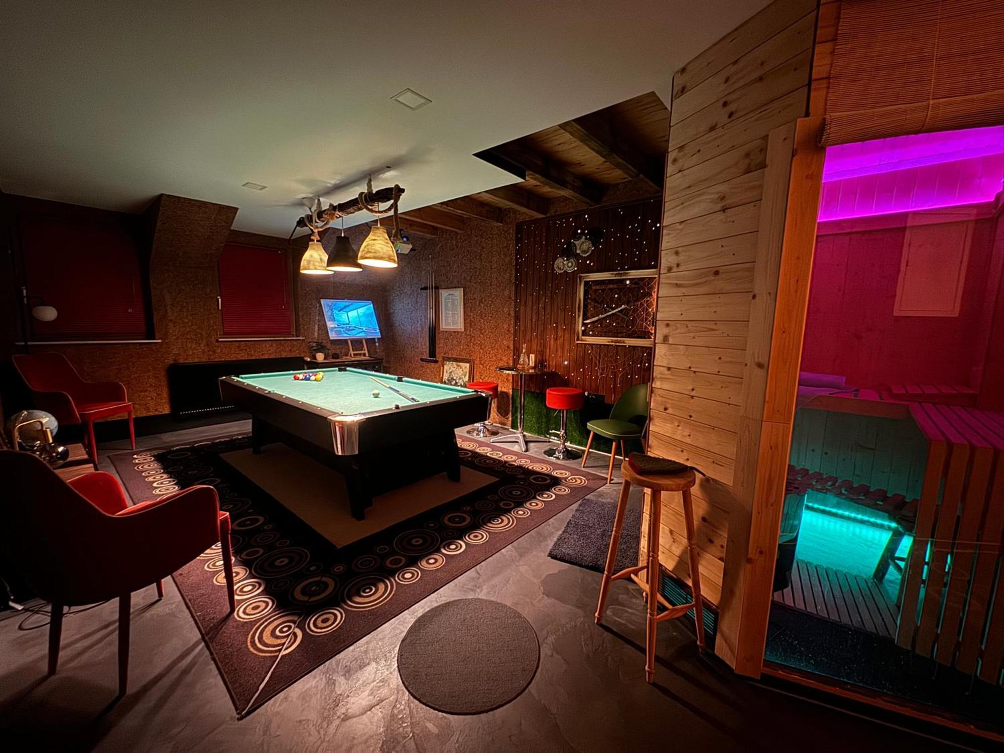 Bookeinfach Bad Ems - Private - Sauna Jacuzzi Whirlpool Swimmingpool Alahna Sup Beachvolleyball Billiards Ping Pong Cinema Theater Music Disco Ball Bbq Und Parkplaetze Экстерьер фото